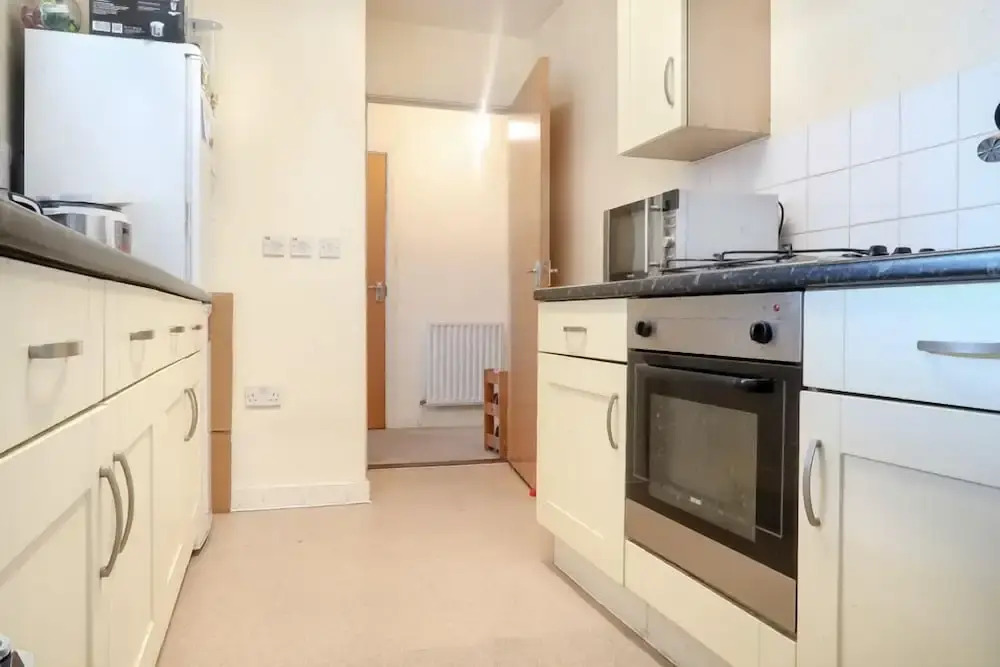 Pioneer Close