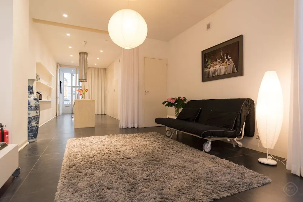 White Room Apartment