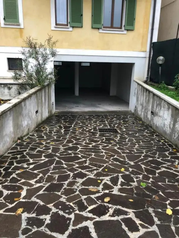 Lory’s residence