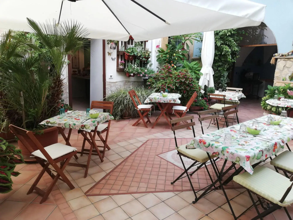 La Finestra sul Cortile B&B