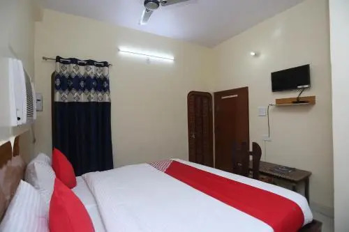 Oyo 23577 Hotel Awadh