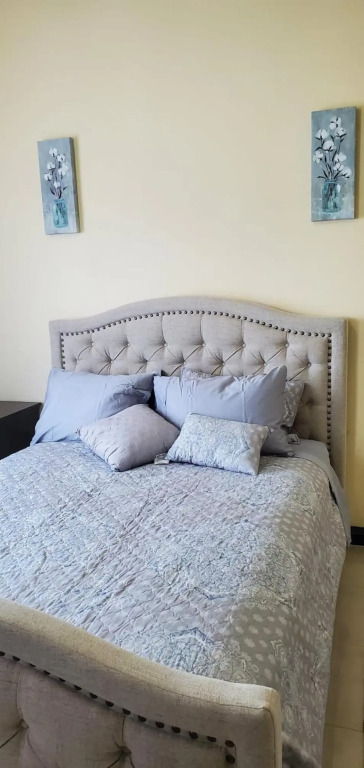 2Bed 2Bth Gated Comm house with Hillside view close to beach, food and clubs