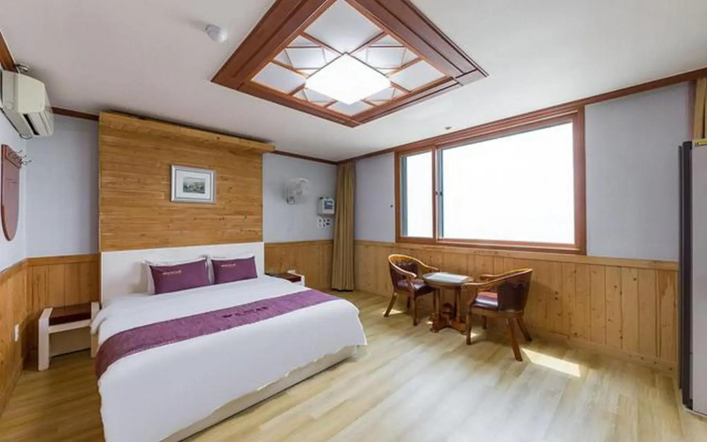 Sunshine Motel