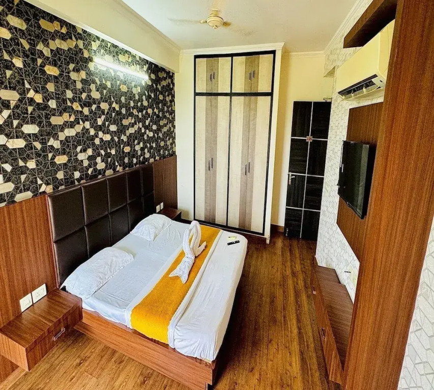 Hotel Raj Villa