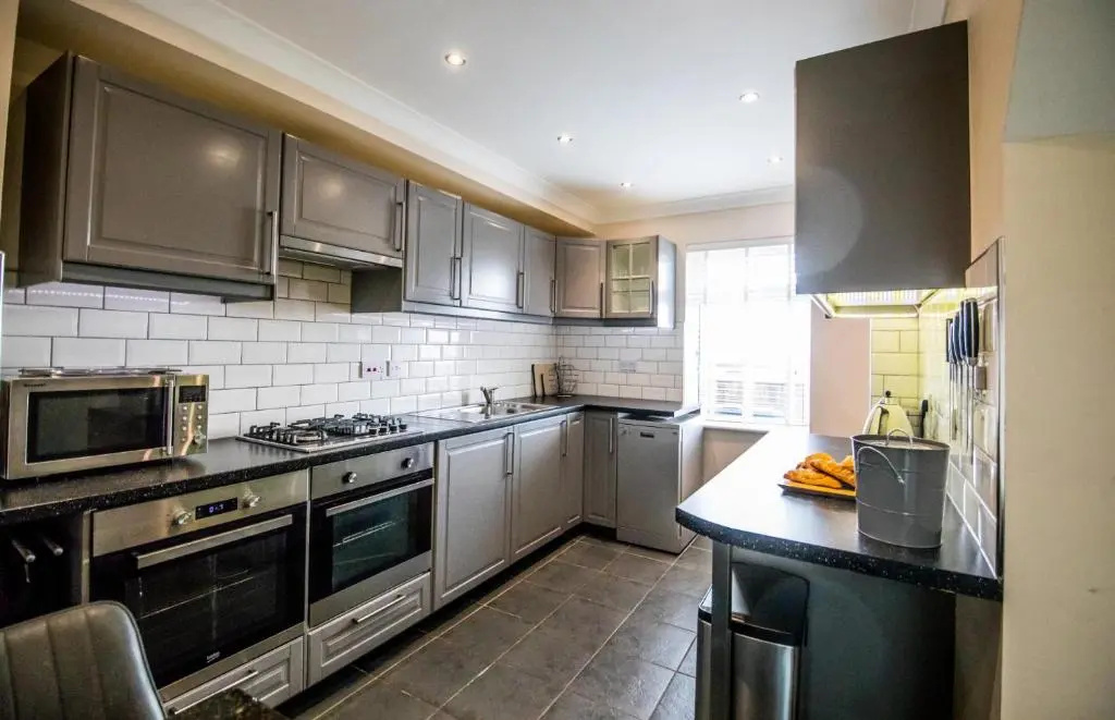 Stunning 2BD Family Retreat Swansea