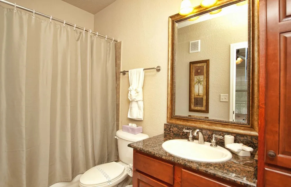 Bella Piazza - 4 Bedrooms Condo-4352BP