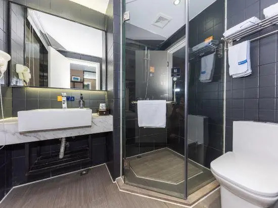 Yeste Hotel (Wuhan Donghu Province Bo Subway station store)