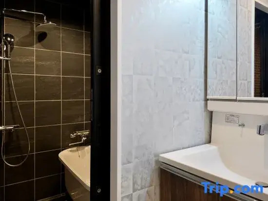 "Jiaguo" 2-9 people brand new single 3 floors 4 rooms 3 toilets 2 showers 1 living room 1 kitchen