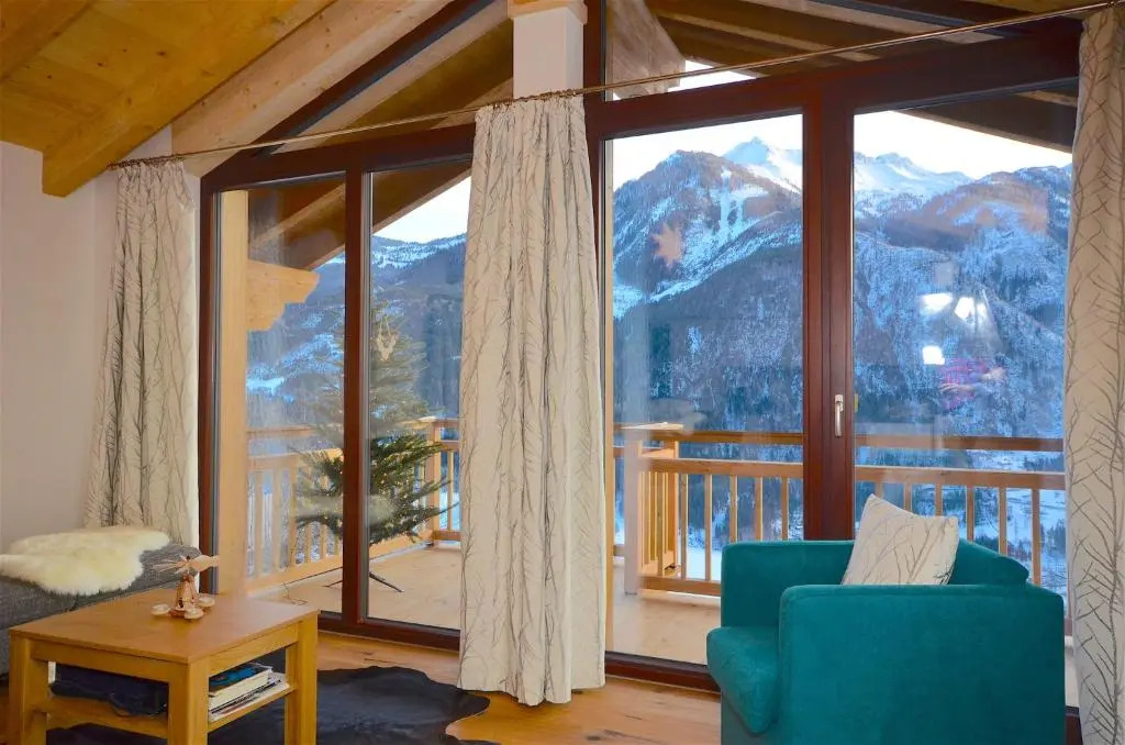 Ski-in Ski-out Chalet Maiskogel 17C - by Alpen Apartments