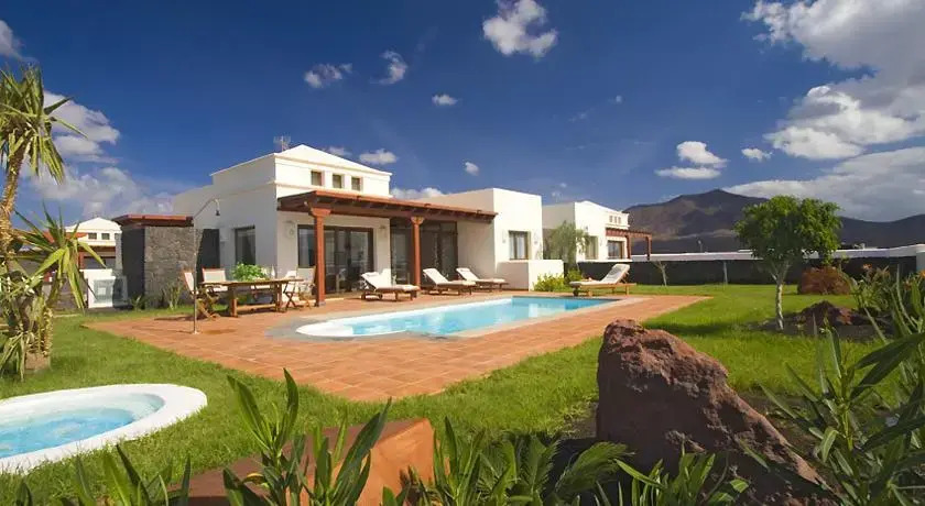 Aquamarina Villas
