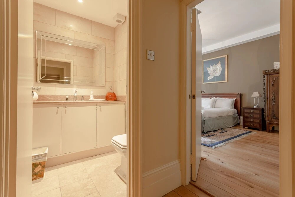 Spacious South Kensington 1 Bedroom Apartment