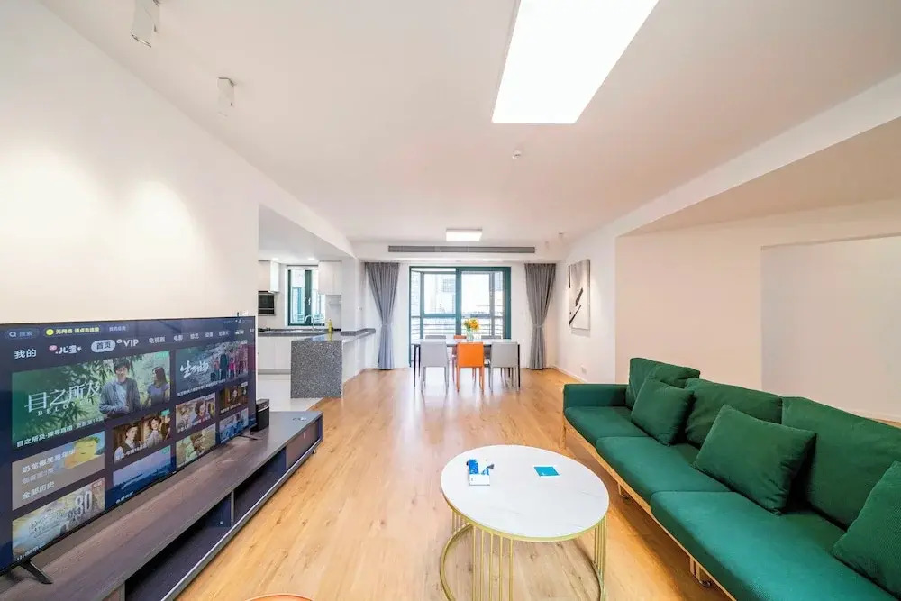 Tyms Spacious 4BR 2BA Apt Xujiahui