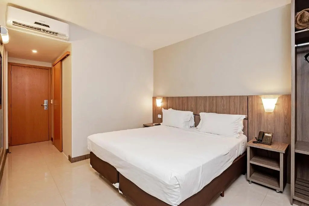 Slim Hotel Curitiba Av das Torres