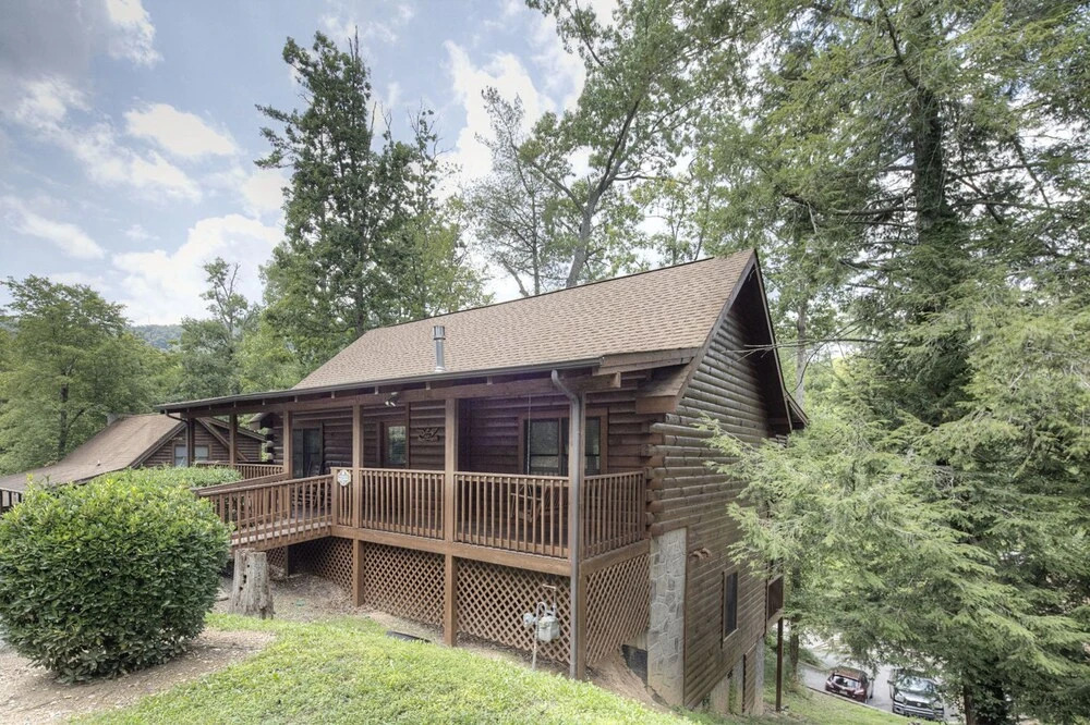 Youngs Hideaway by Eagles Ridge Resort