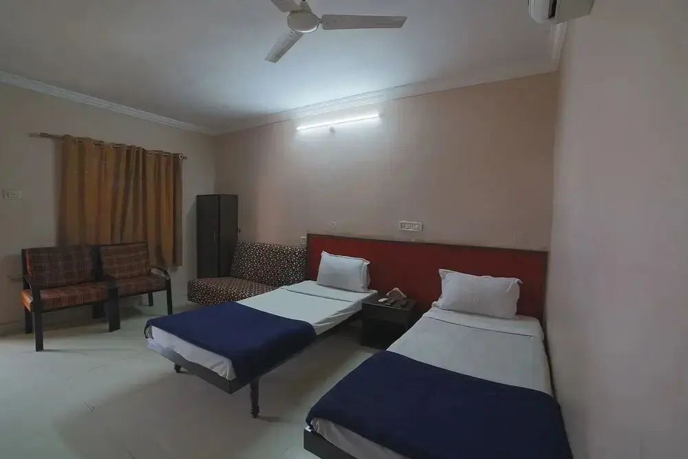 Hotel Sri Krishna by OYO Rooms