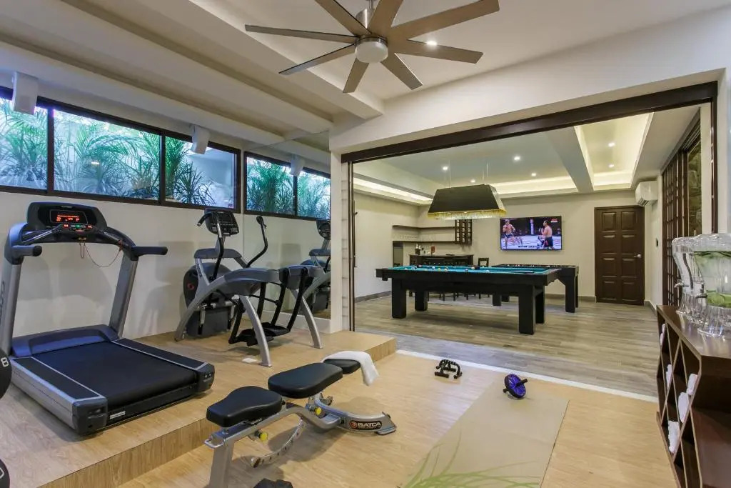 Steps to Best Beach VILLA UNICA 6Bedroom