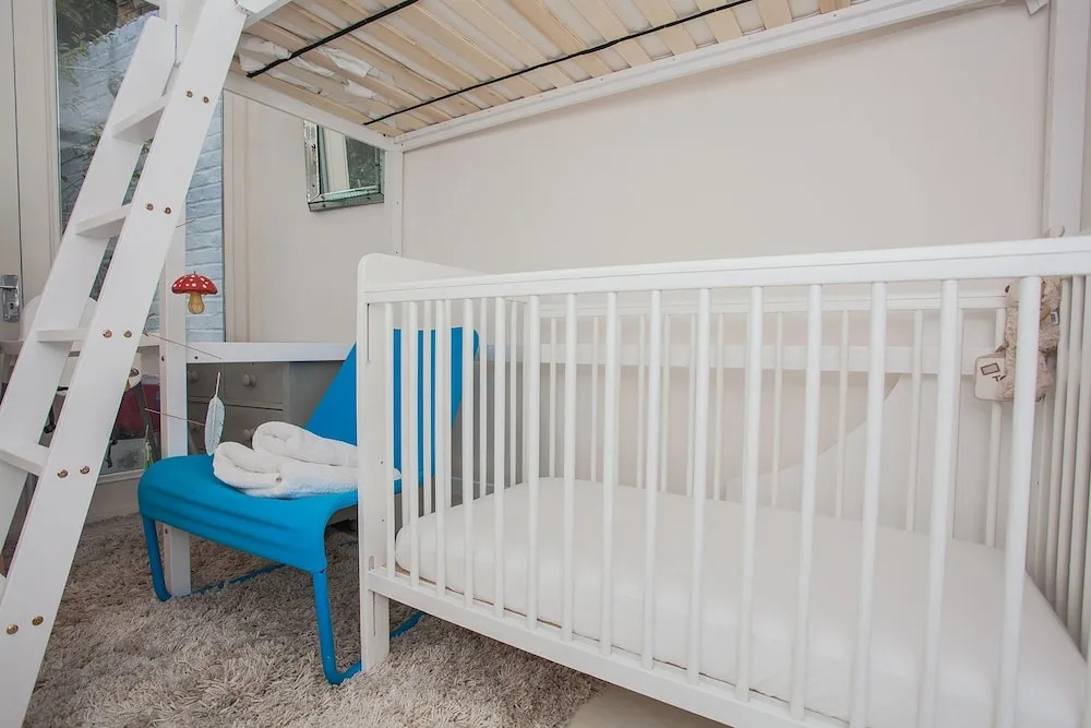 2 Bedroom Flat Near Portobello With Garden