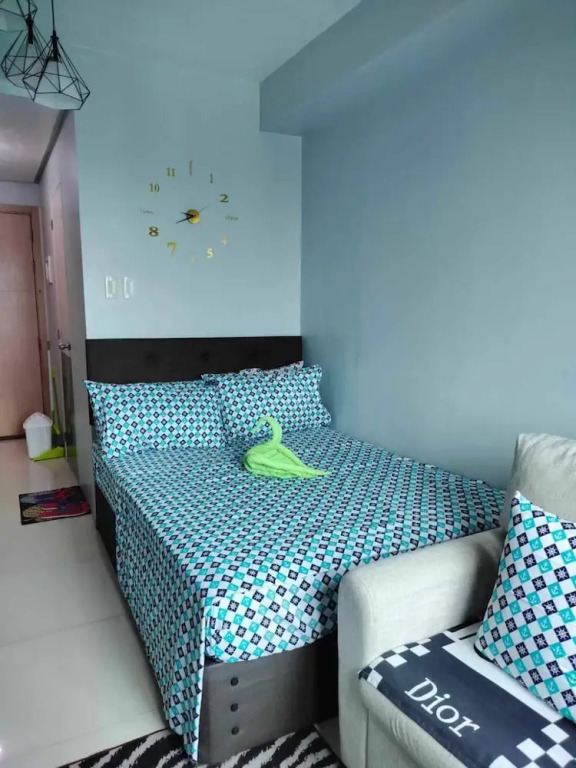 Cozy Studio Unit in Quezon City With Private Pool and City Views