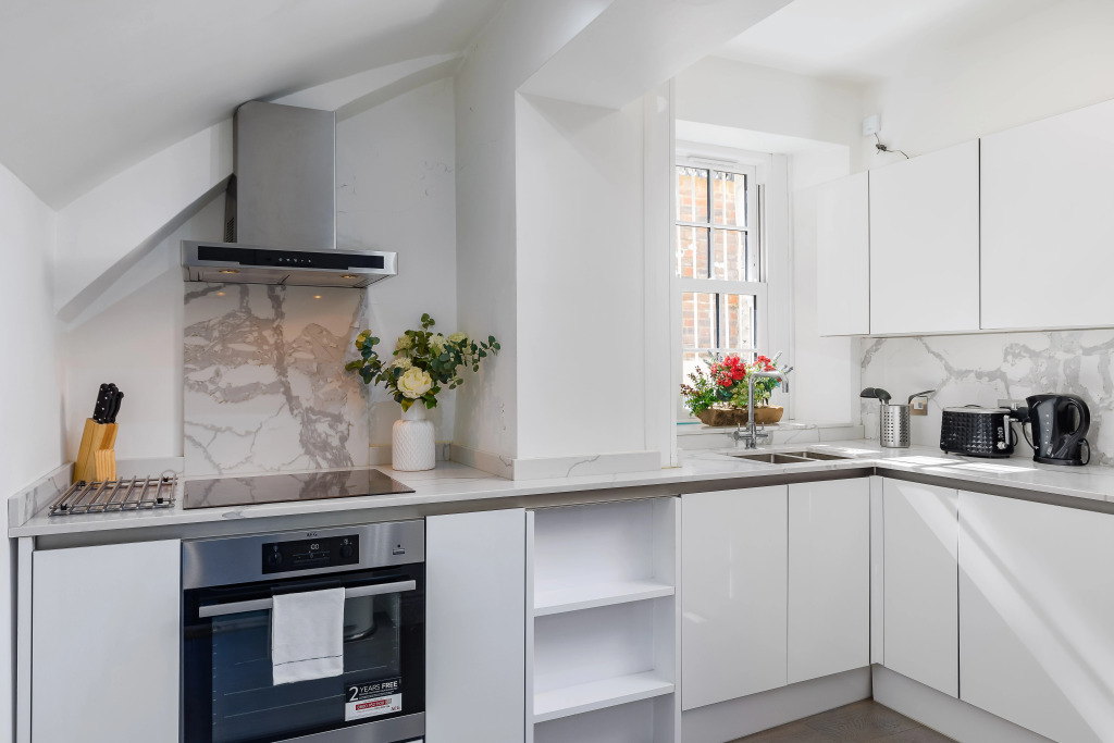 Brand new 3-bedroom with AC in Maida Vale