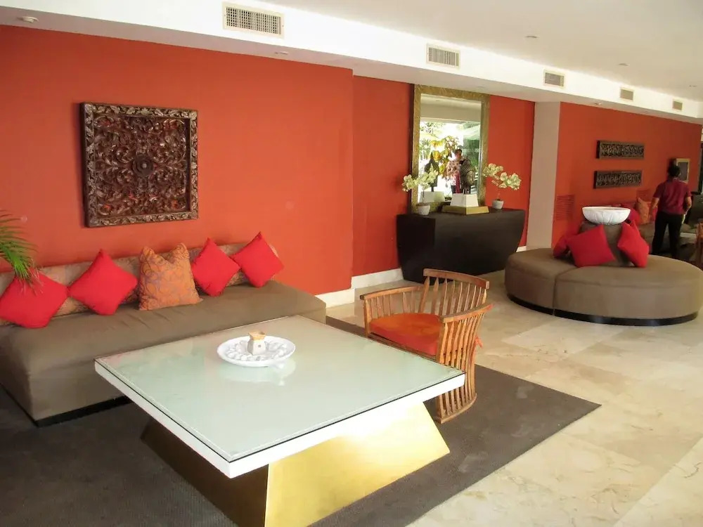 Aldea Thai Jr Suite by SunandSea
