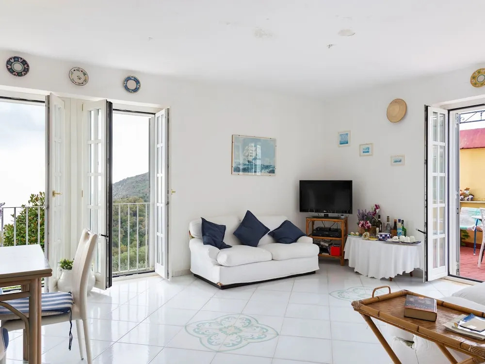 Simple Apartment in Massa Lubrense With Terrace