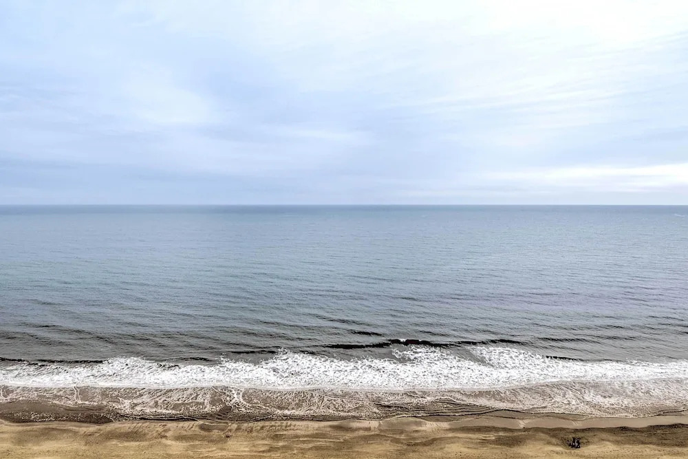 Condo w/ 2 Pools + Hot Tub in North Myrtle Beach!