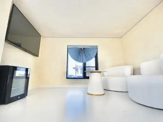 Dali | Lansen 270 ° Mountain and Sea View Luxury Accommodation (Erhai Caicun Wharf Store)