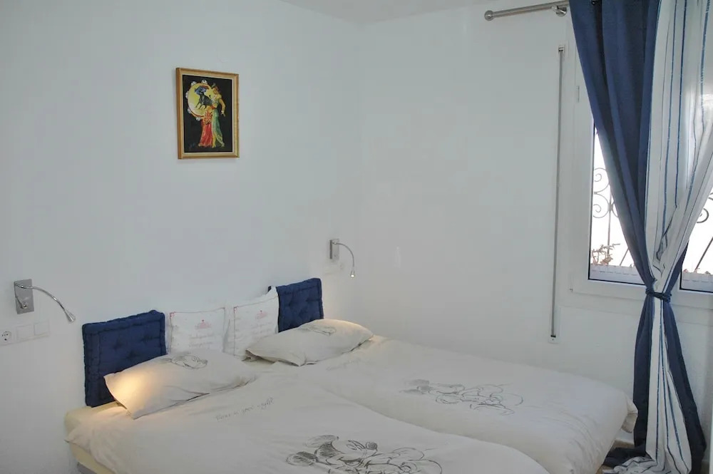 Apartamentos Casa Astrid 3000