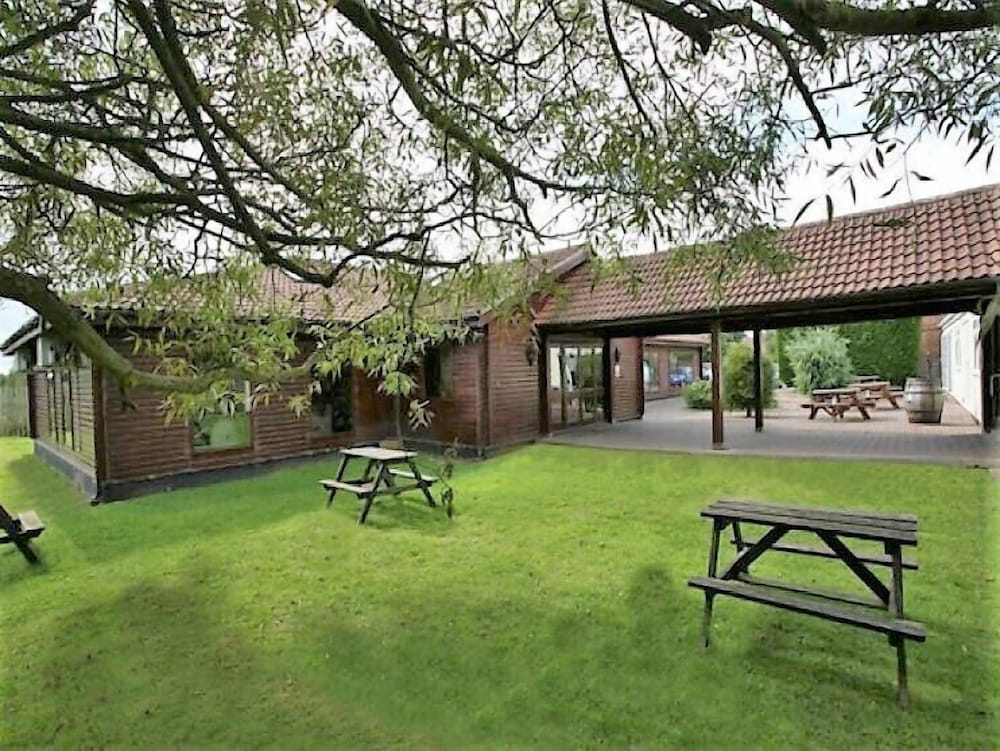 Ferns Farm Hotel & Palms Leisure Club