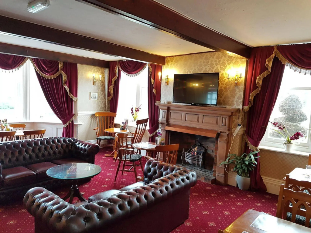 The Manor Hotel