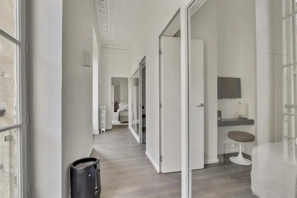 Modern Apt 3bdr/3bath - Louvre Museum/Tuileries