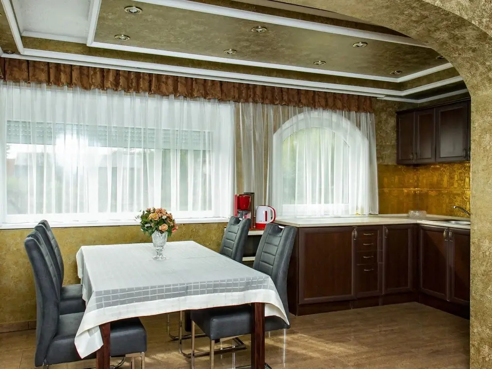 Villa Rosso Balatongy r k