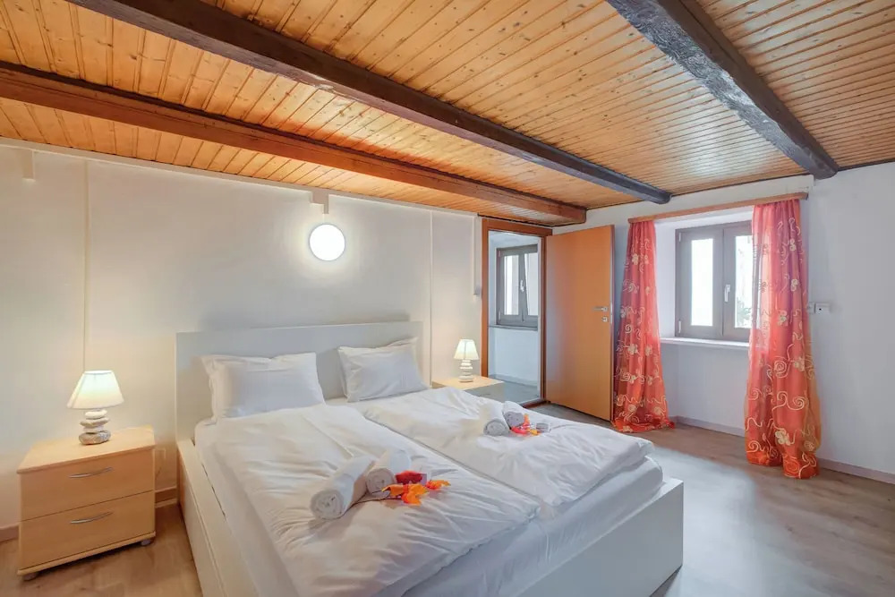 Rustic Mountain Brissago 2