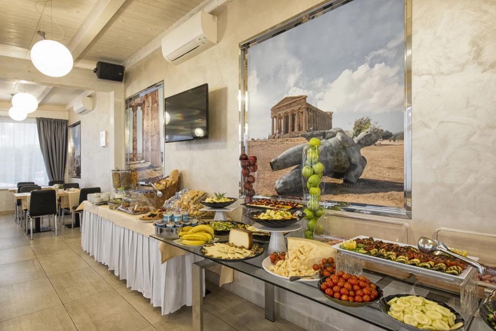Simon Hotel