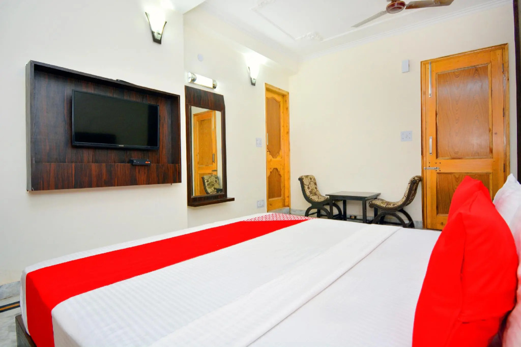 OYO Flagship 45681 Vivek Palace
