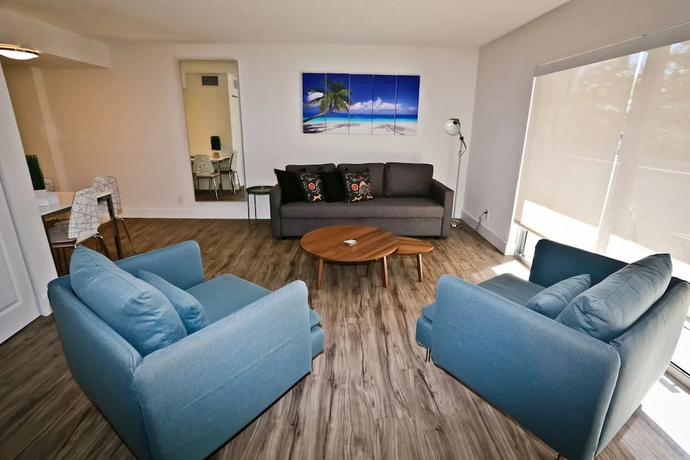 Coconut Grove Apartments by NUOVO