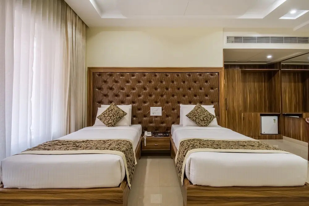 Ostin Viceroy Grand