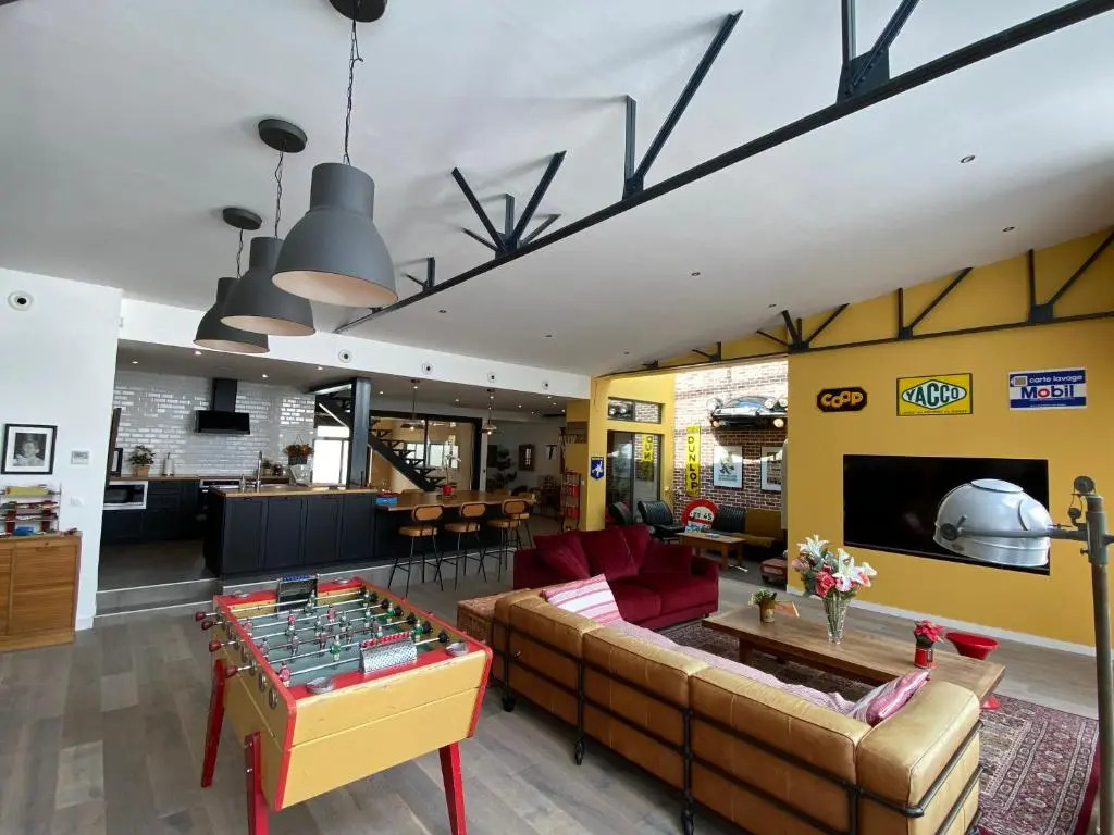 Loft Spa Reims-fr 200m2 privatifs, piscine intérieure chauffée, spa et parking
