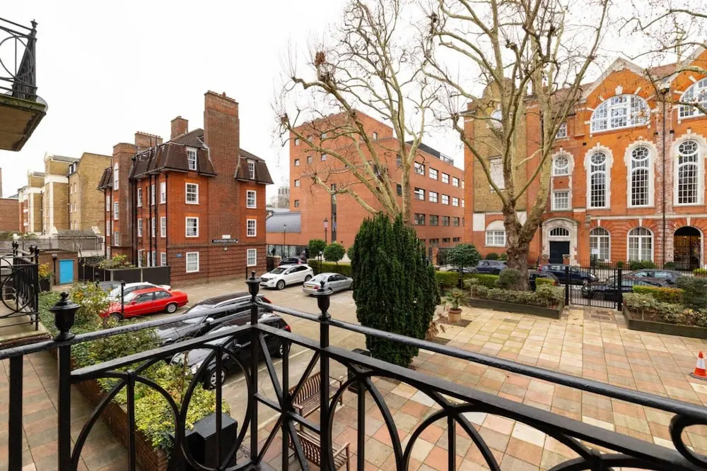 Well-located 2-bedroom Flat in Chelsea