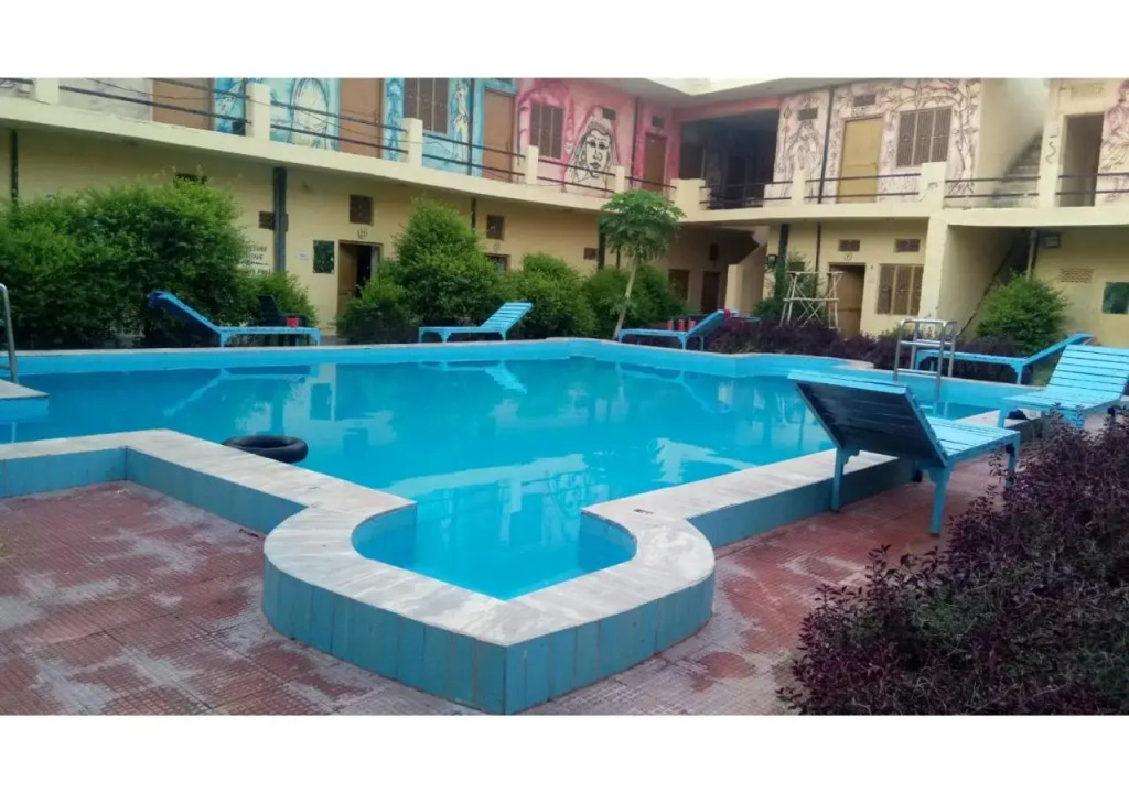 Lake View Stay with In-house Swimming pool
