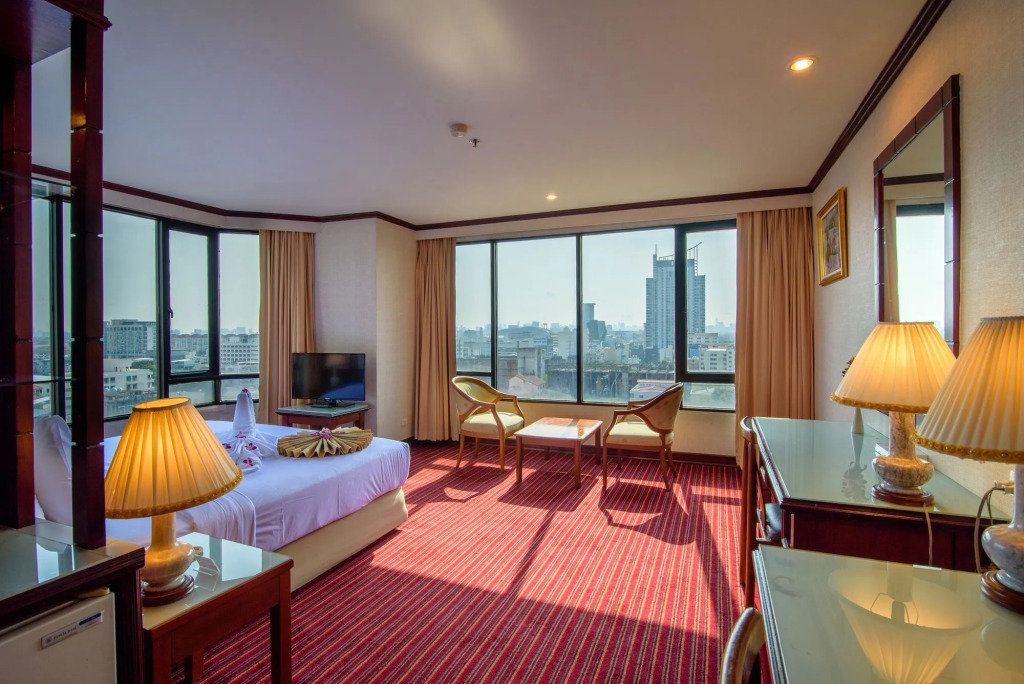 Alexander Hotel
