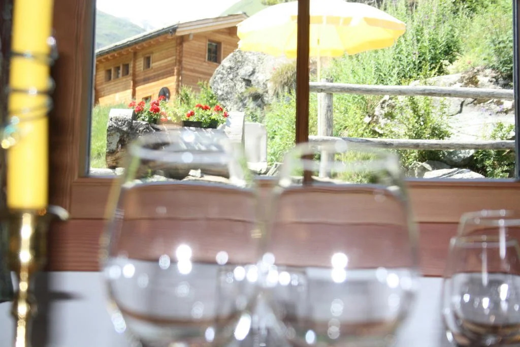 Chalet Hinter dem Rot Stei, private wellness, in ski and hiking area of Zermatt