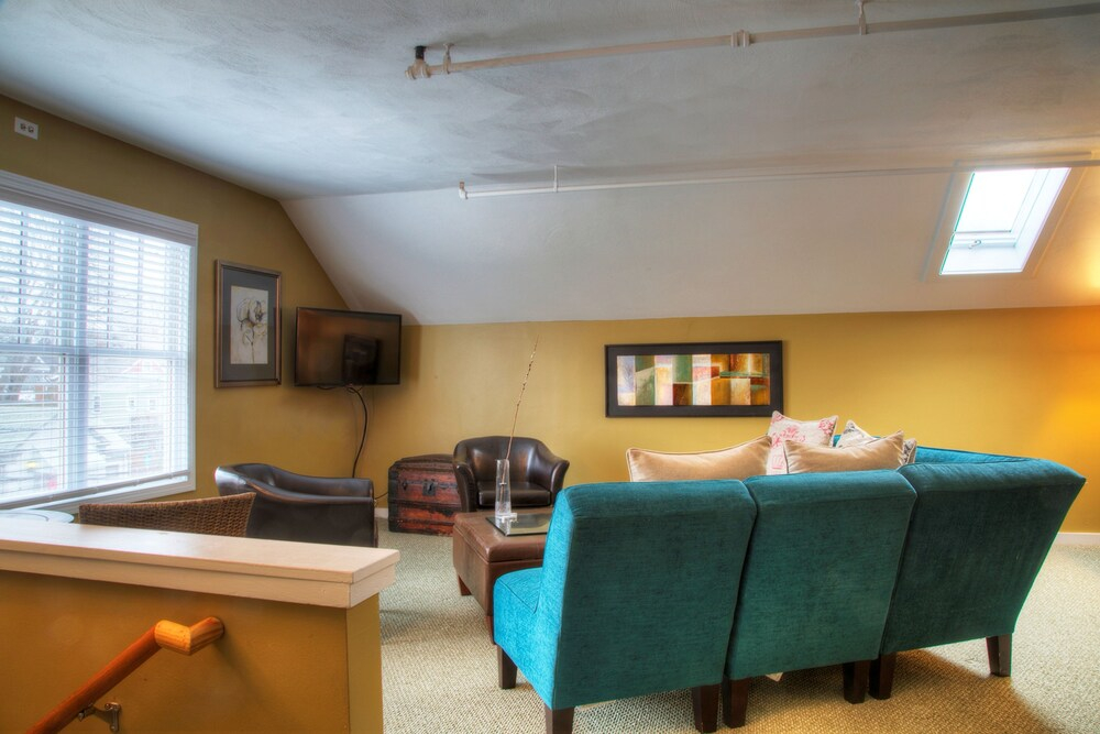 Bouchard Restaurant & Inn
