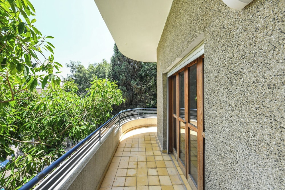 Spacious 3BR Penthouse w Rooftop