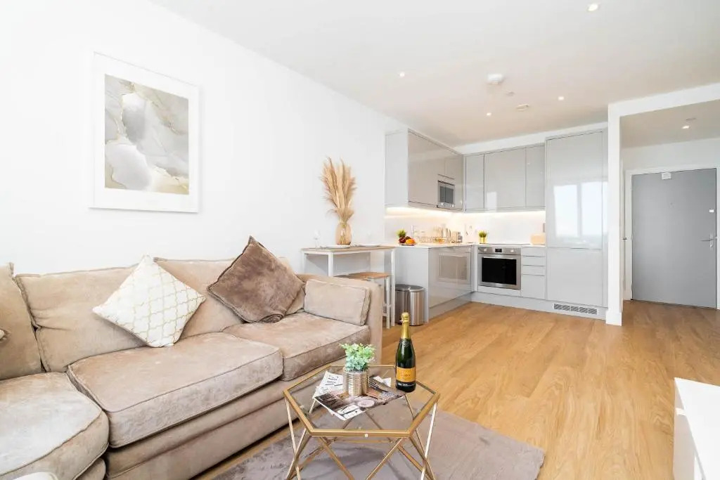 Beautiful City Centre Suite - Secure Parking - China Town - Top Rated