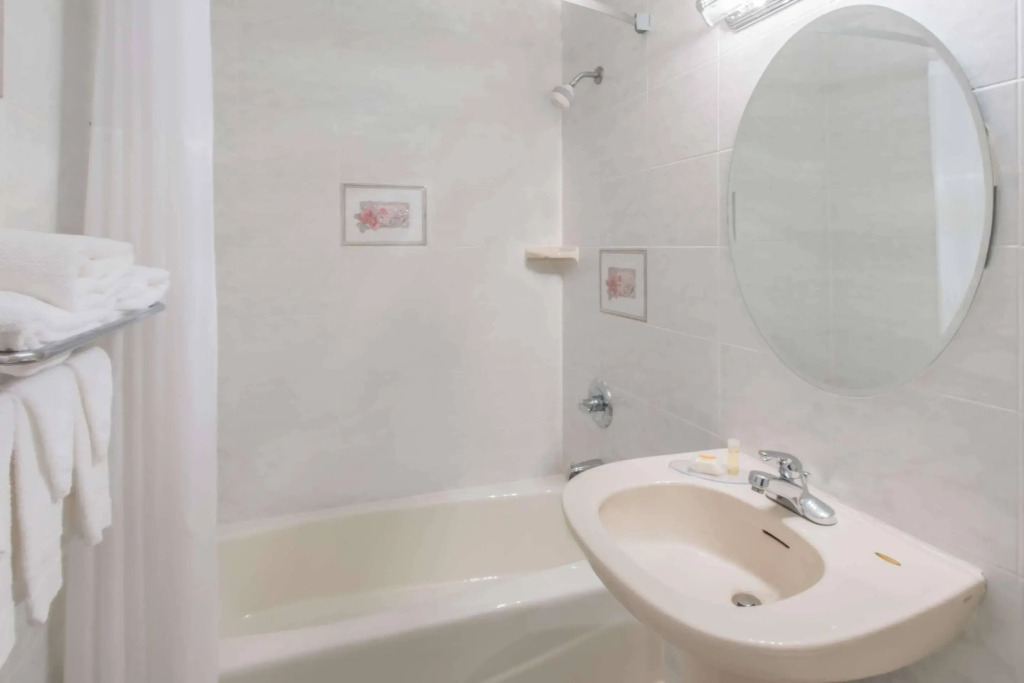 Days Inn Hicksville - Long Island