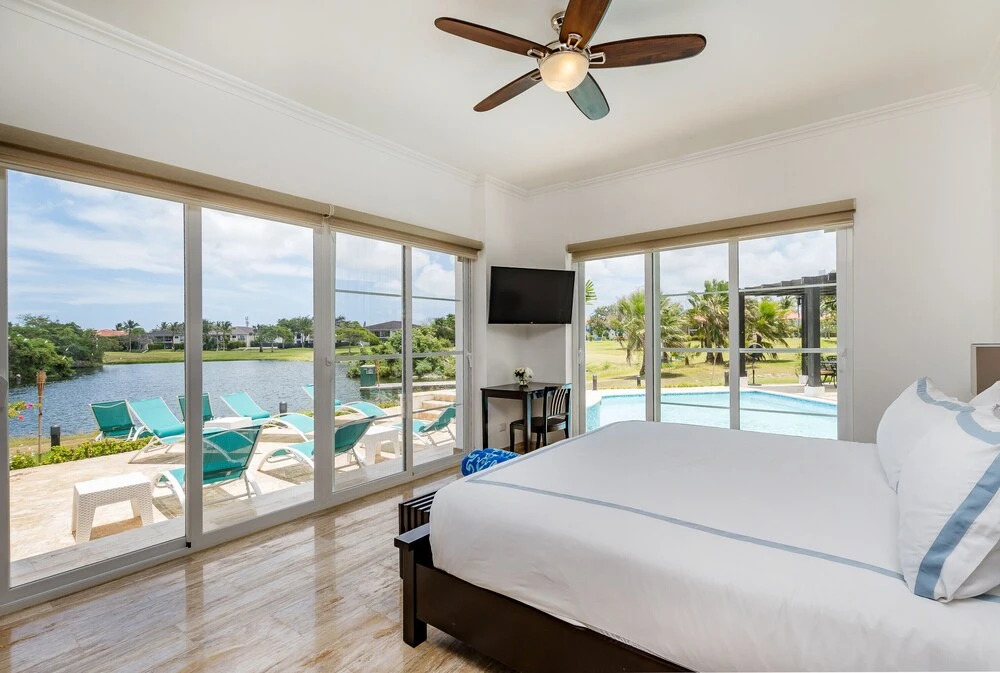 Amazing Private Villa with Chef & Maids