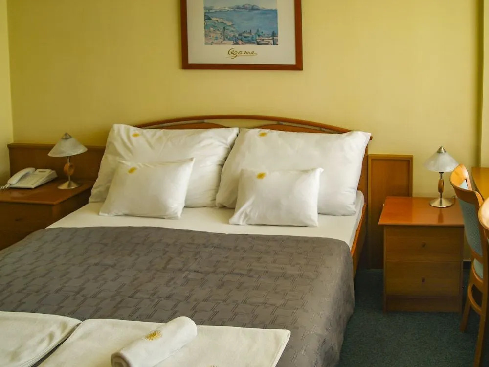 Világos Hotel Balatonvilágos
