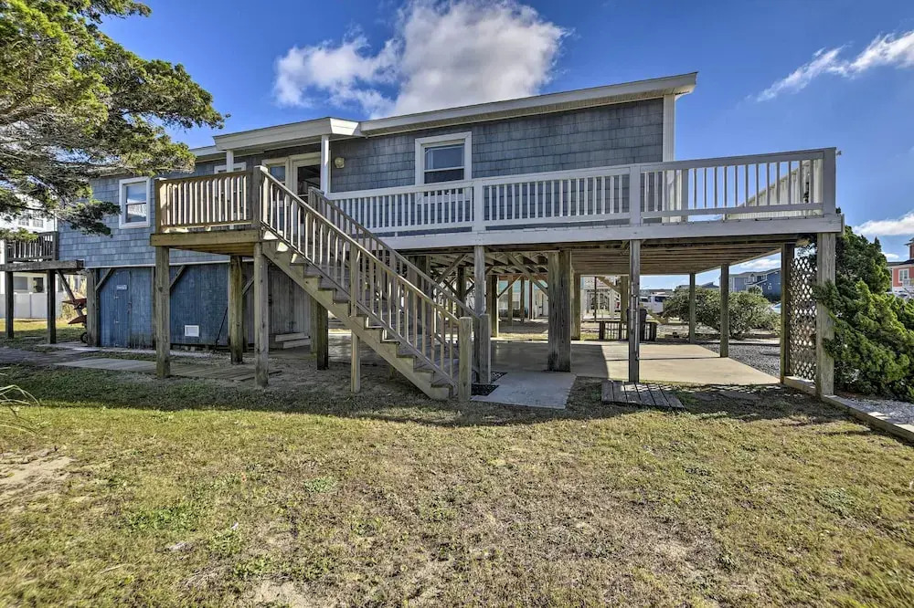 Holden Beach Family Abode - Steps to Ocean!