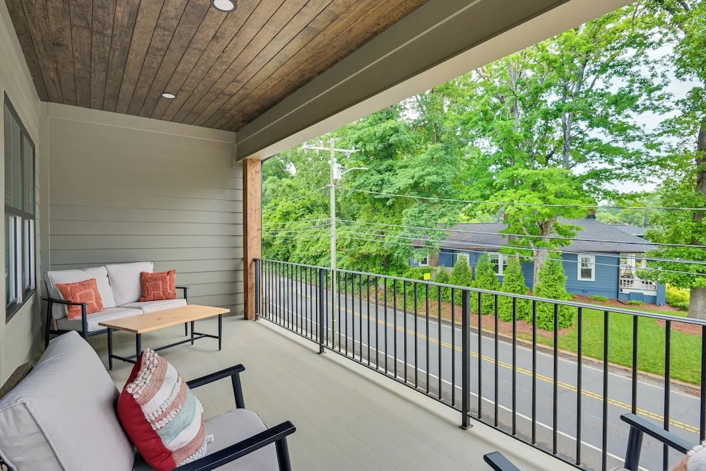 Idyllic Belmont Home < 1 Mi to Historic District!